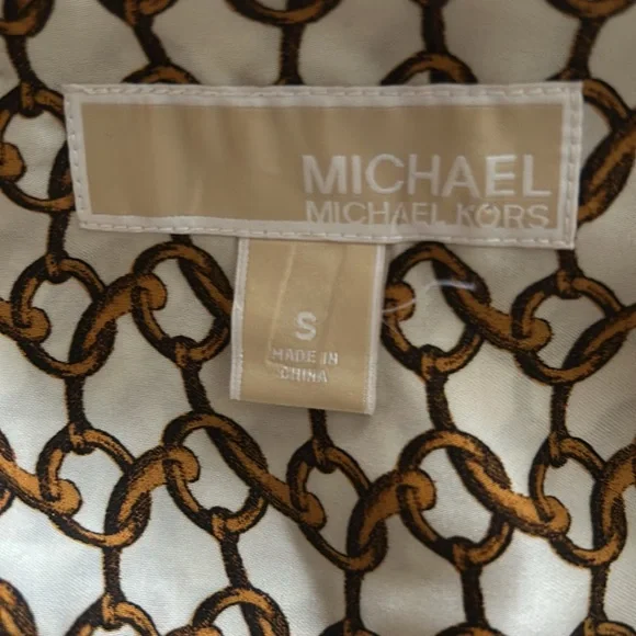 Michael Kors White Gold Chain Blouse w/gold buttons. - Picture 8 of 8